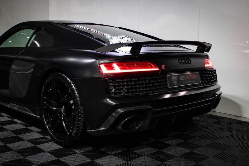 AUDI R8