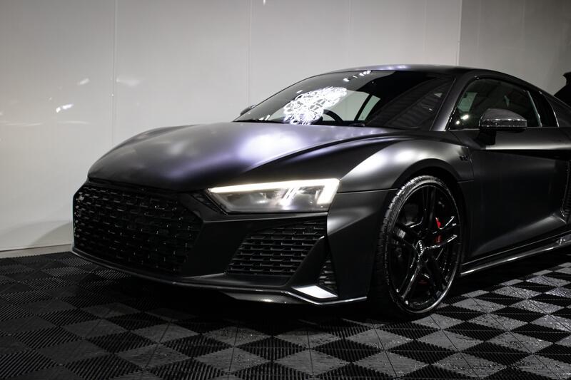 AUDI R8