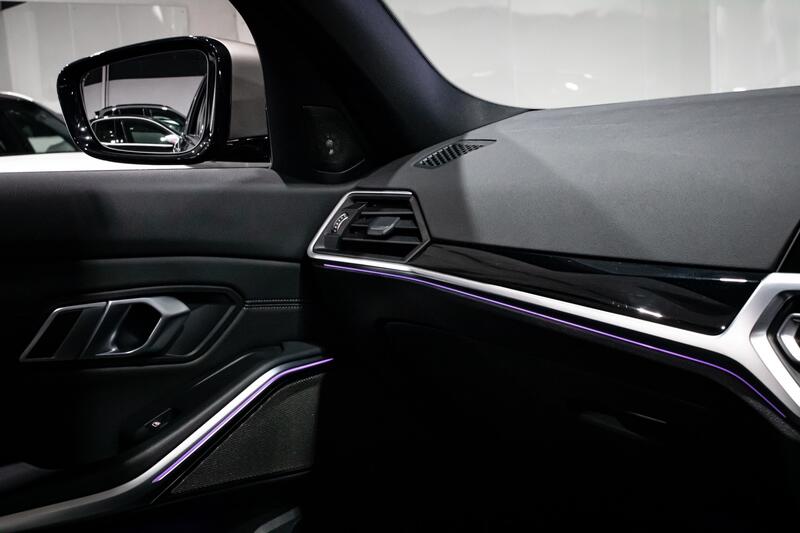 BMW 3 SERIES