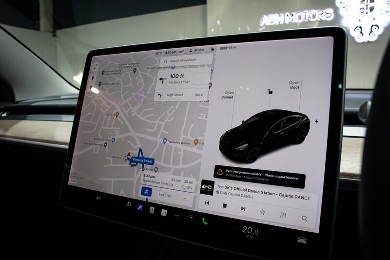 TESLA MODEL 3