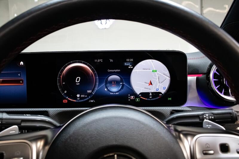 MERCEDES-BENZ CLA