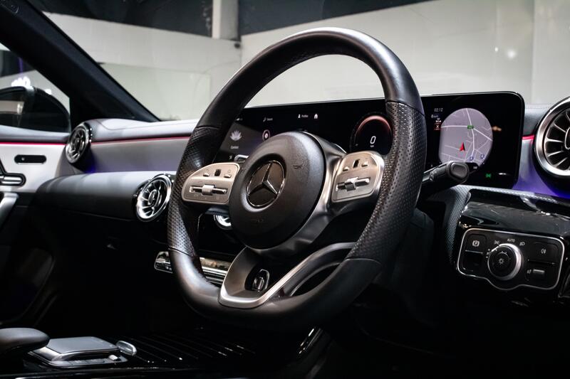 MERCEDES-BENZ CLA