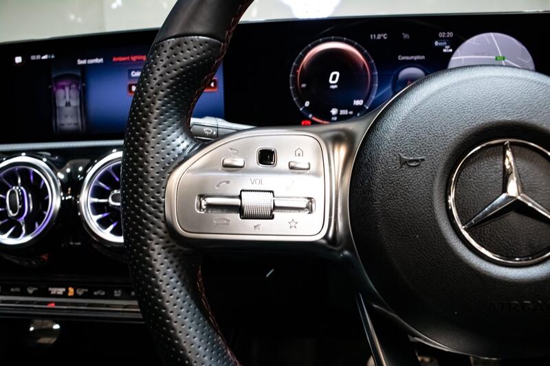 MERCEDES-BENZ CLA