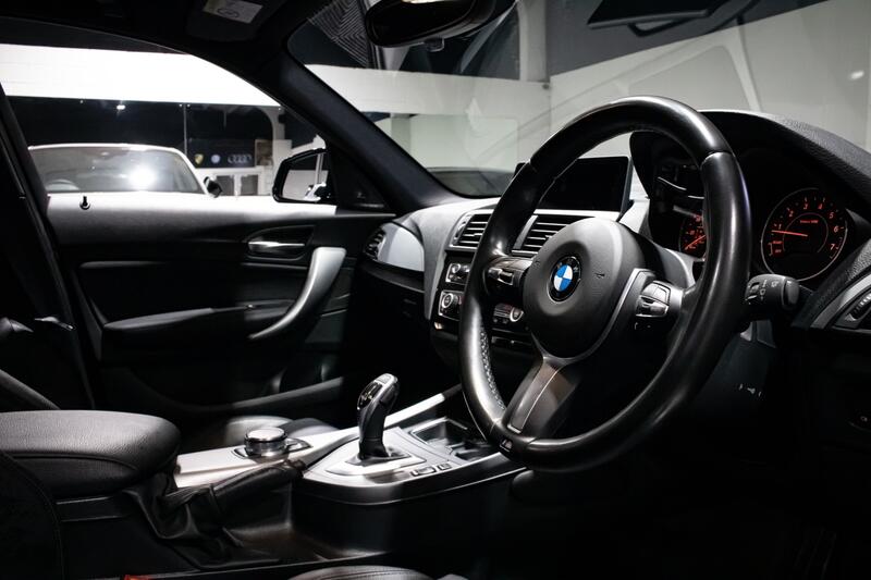 BMW 1 SERIES