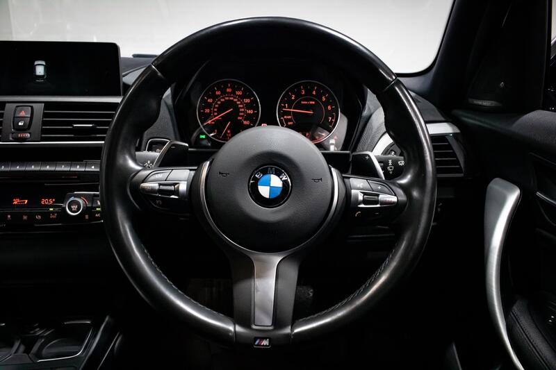BMW 1 SERIES
