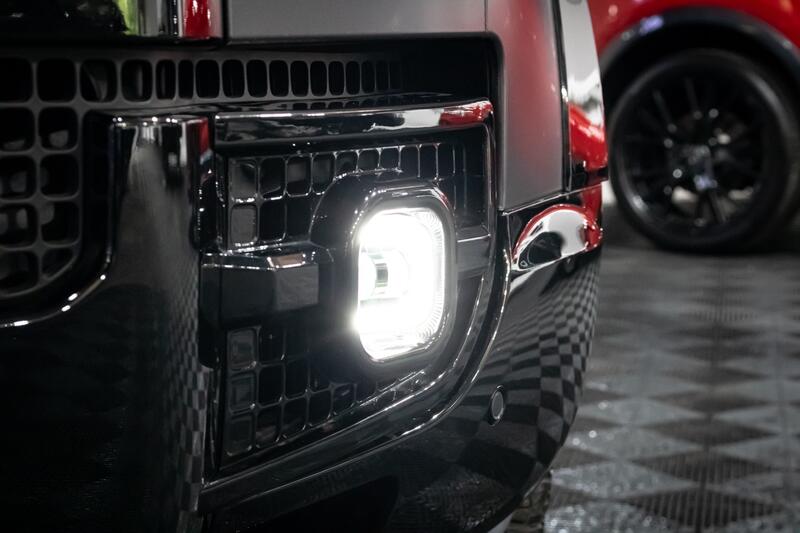 LAND ROVER DEFENDER 110