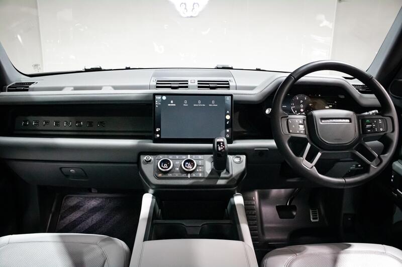 LAND ROVER DEFENDER 110