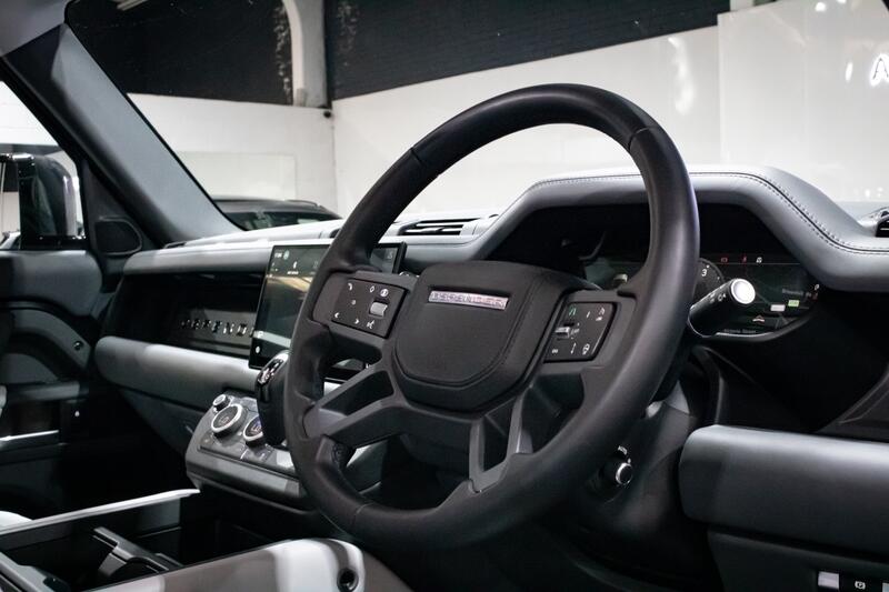 LAND ROVER DEFENDER 110