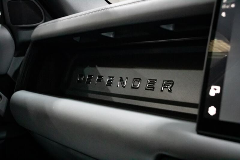 LAND ROVER DEFENDER 110