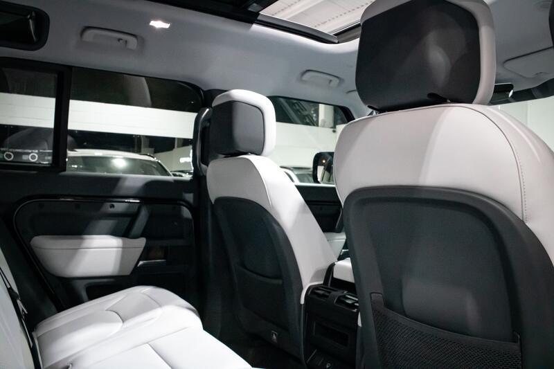 LAND ROVER DEFENDER 110