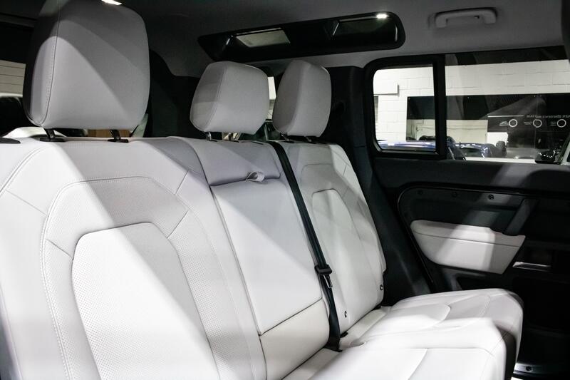LAND ROVER DEFENDER 110
