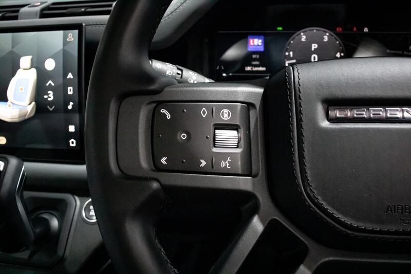 LAND ROVER DEFENDER 110