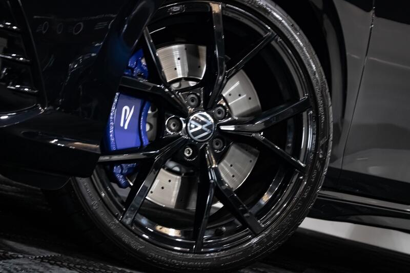 View VOLKSWAGEN GOLF 2.0 TSI R
