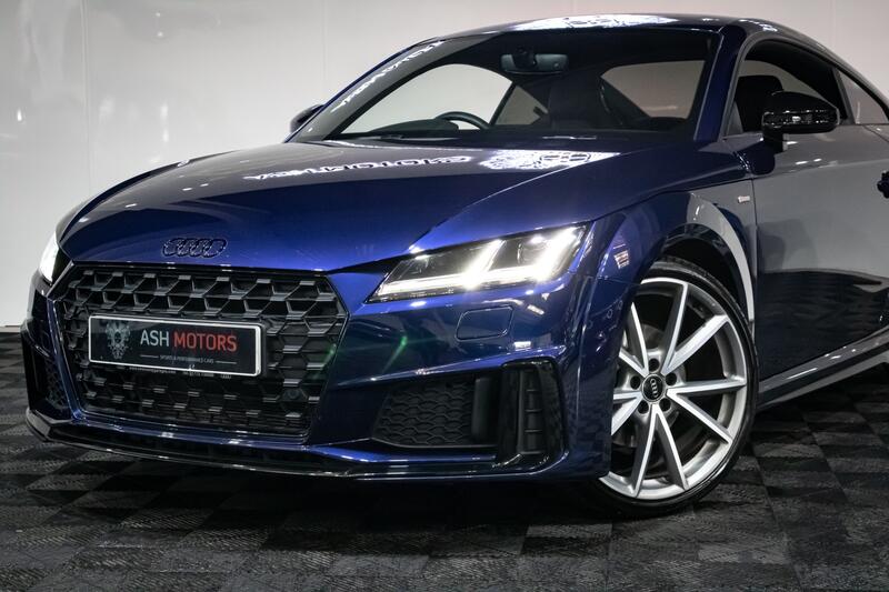 View AUDI TT 2.0 TFSI 40 Black Edition