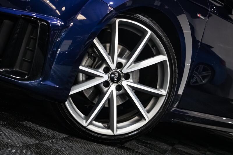 View AUDI TT 2.0 TFSI 40 Black Edition