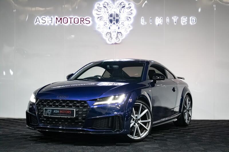 View AUDI TT 2.0 TFSI 40 Black Edition
