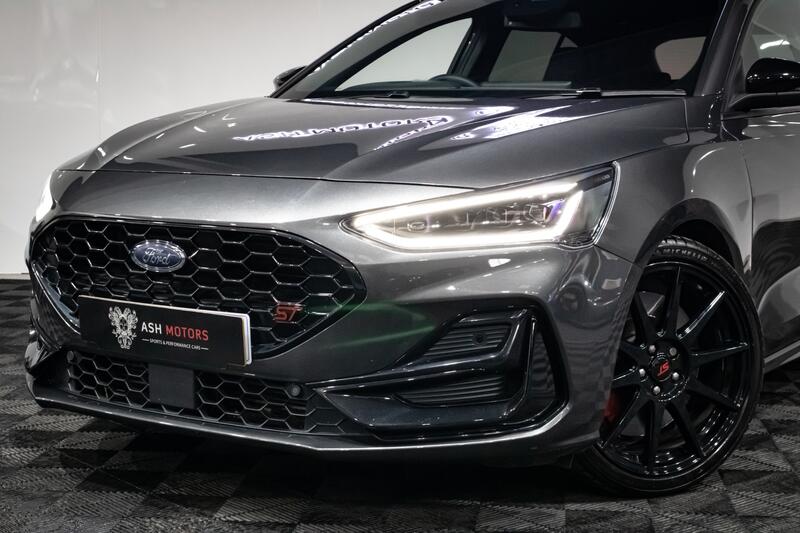 View FORD FOCUS 2.3 Focus ST 5 door 2.3L EcoBoost 280PS FWD 6 Speed Manual