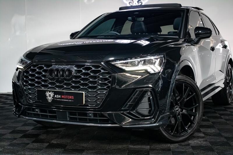 View AUDI Q3 1.5 TFSI CoD 35 Black Edition