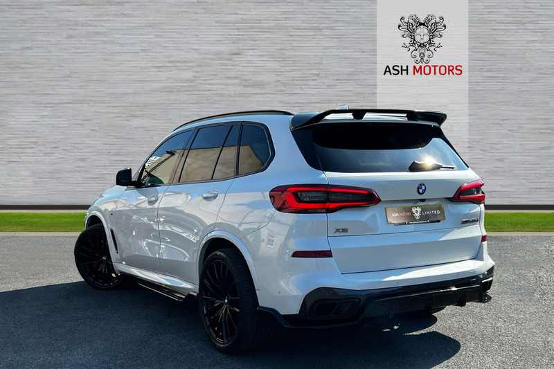 View BMW X5 M50D - BODYKIT - DRIVING ASSISTANCE PACK - SKY LOUNGE - LASER LIGHTS